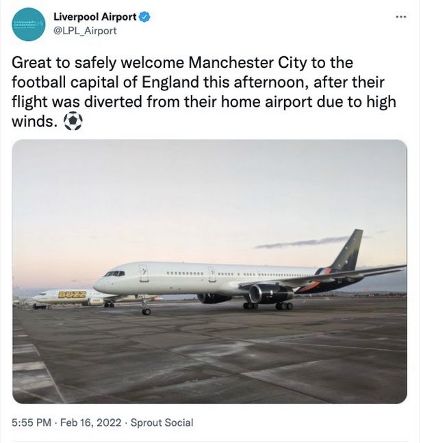 Chào đón Man City, admin sân bay Liverpool gửi lời nhắn hài hước_620e0d38ae979.jpeg