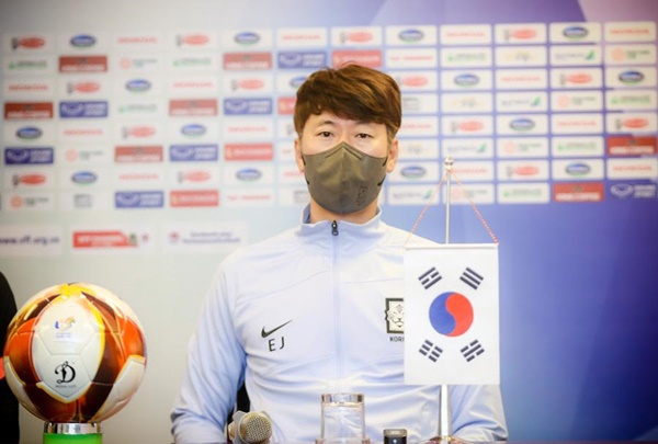 HLV U20 Hàn Quốc hết lời khen ngợi ông Park Hang Seo_625d274266240.jpeg