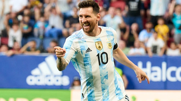Martinez: Đến Tổng Thống Argentina Cũng Sẽ Im Lặng Khi Messi Nói 62a1b4f898679.png