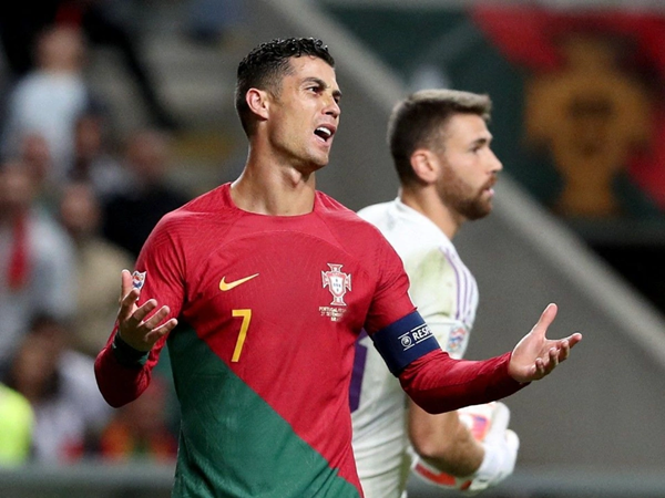 Tuyển Bồ Đào Nha Dám để Ronaldo Dự Bị? 6336edf808b1d.png