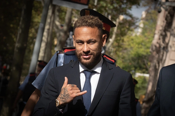 Neymar đổ Lỗi Cho Bố Trước Nguy Cơ Ngồi Tù 634fbaec7eaf2.png