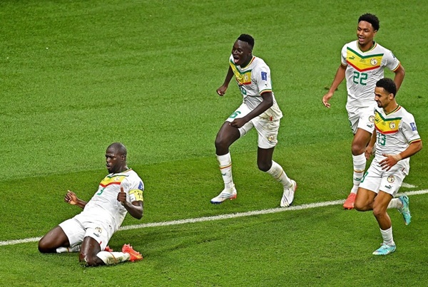 CĐv Senegal ‘đi Bão’ Mừng đội Nhà Vào Vòng 1/8 World Cup 63871a21a5451.jpeg