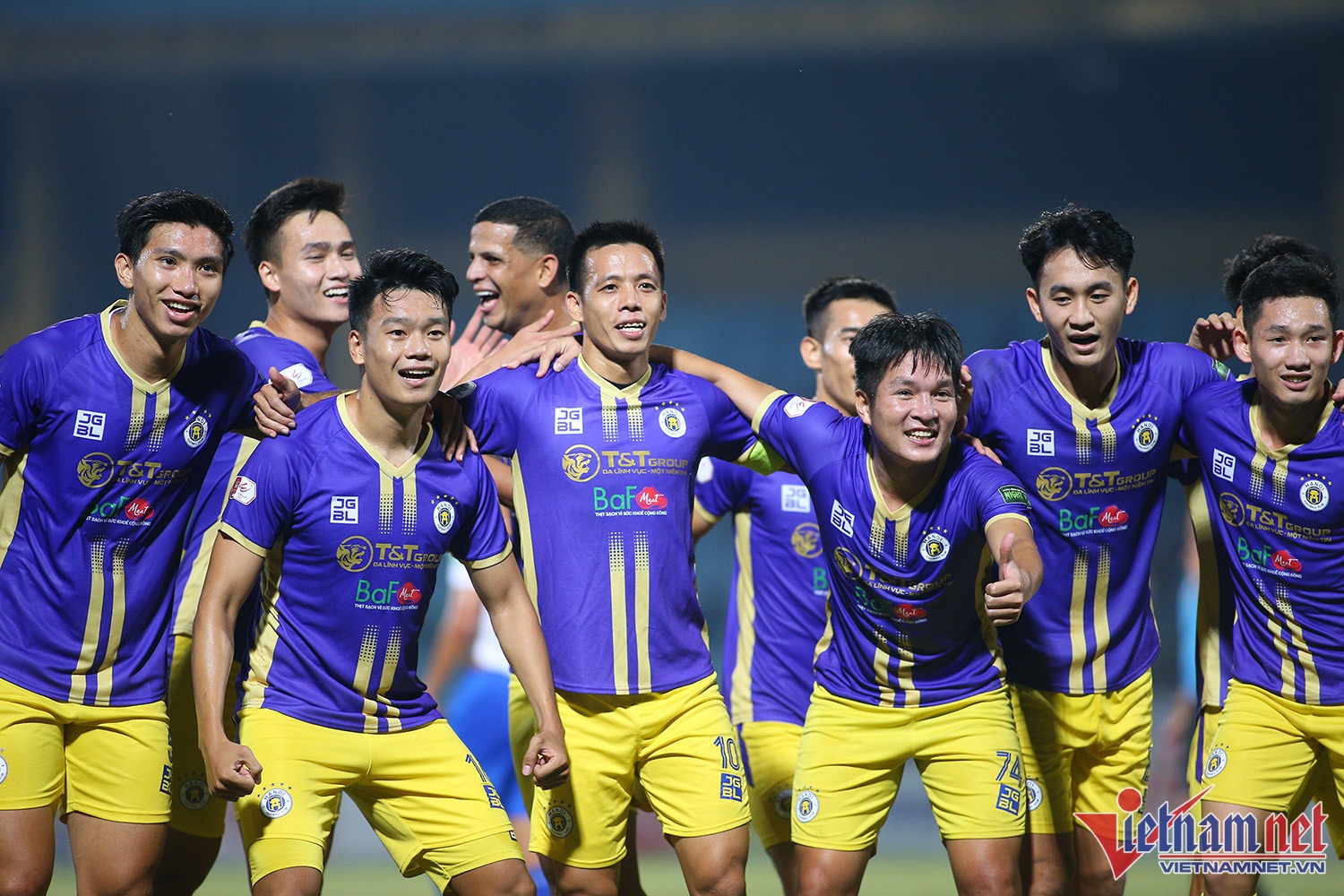 Hà Nội FC nhận cúp vô địch ở Hàng Đẫy hay… Pleiku_636cfb6e737da.jpeg