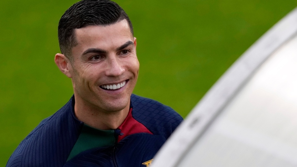 Ronaldo Muốn Làm Siêu Sao Trên Sân Hay Trên Bàn Phỏng Vấn? 637e1ed0cba5a.jpeg