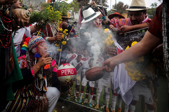 Người hâm mộ Peru tự tin hòa Brazil khi nhờ thầy mo “ra tay” với Neymar_6500667f9142d.jpeg