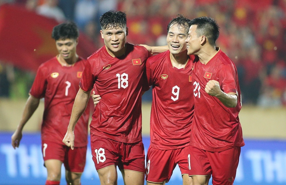 Tuyển Việt Nam đứng im trên bảng xếp hạng FIFA_650c43d191246.jpeg
